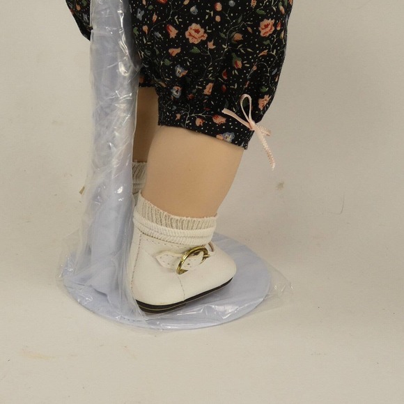 1991 Knowles My Closet Friend Evie Boo Bear And Me Porcelain Doll /w stand FCJE3 - Picture 8 of 12